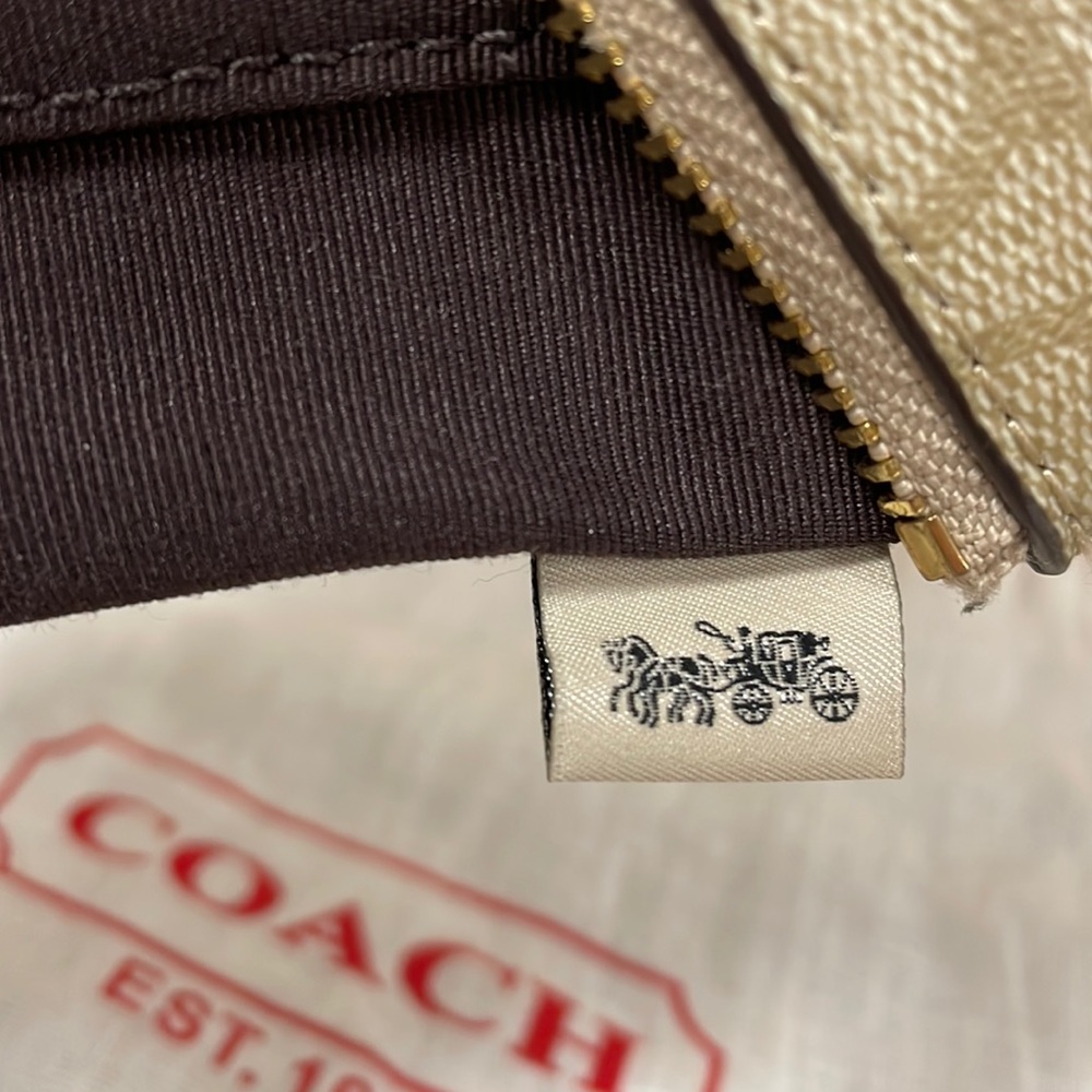 FIRM Coach leather - Picture 4 of 8